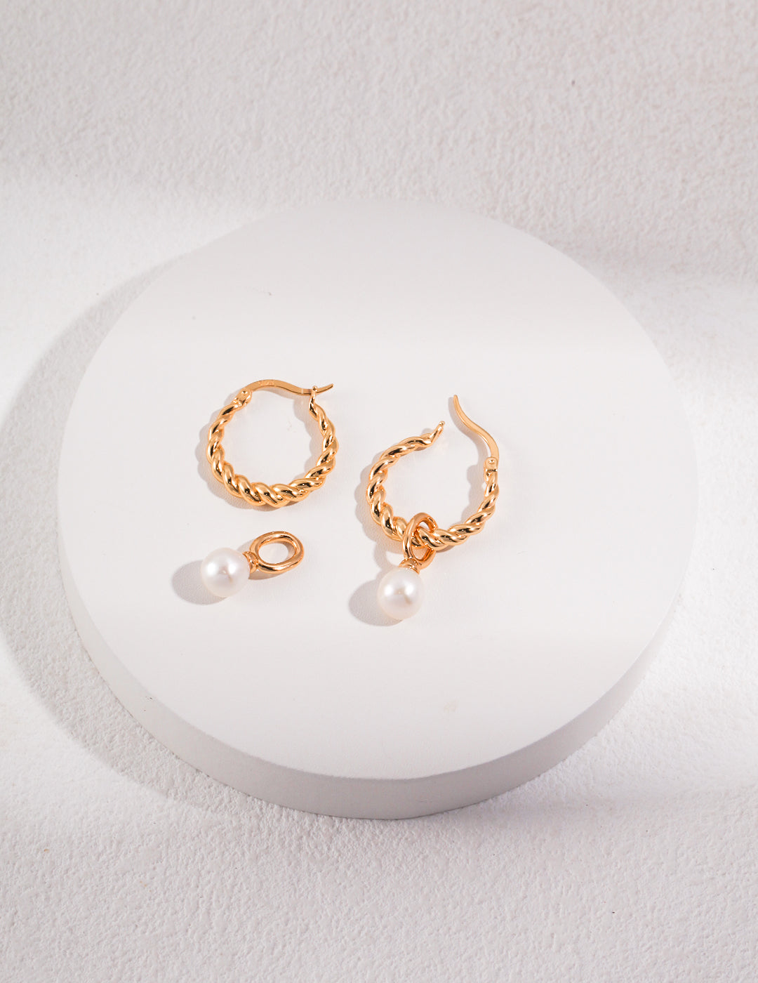 Pear Shape Pearl two way Earrings