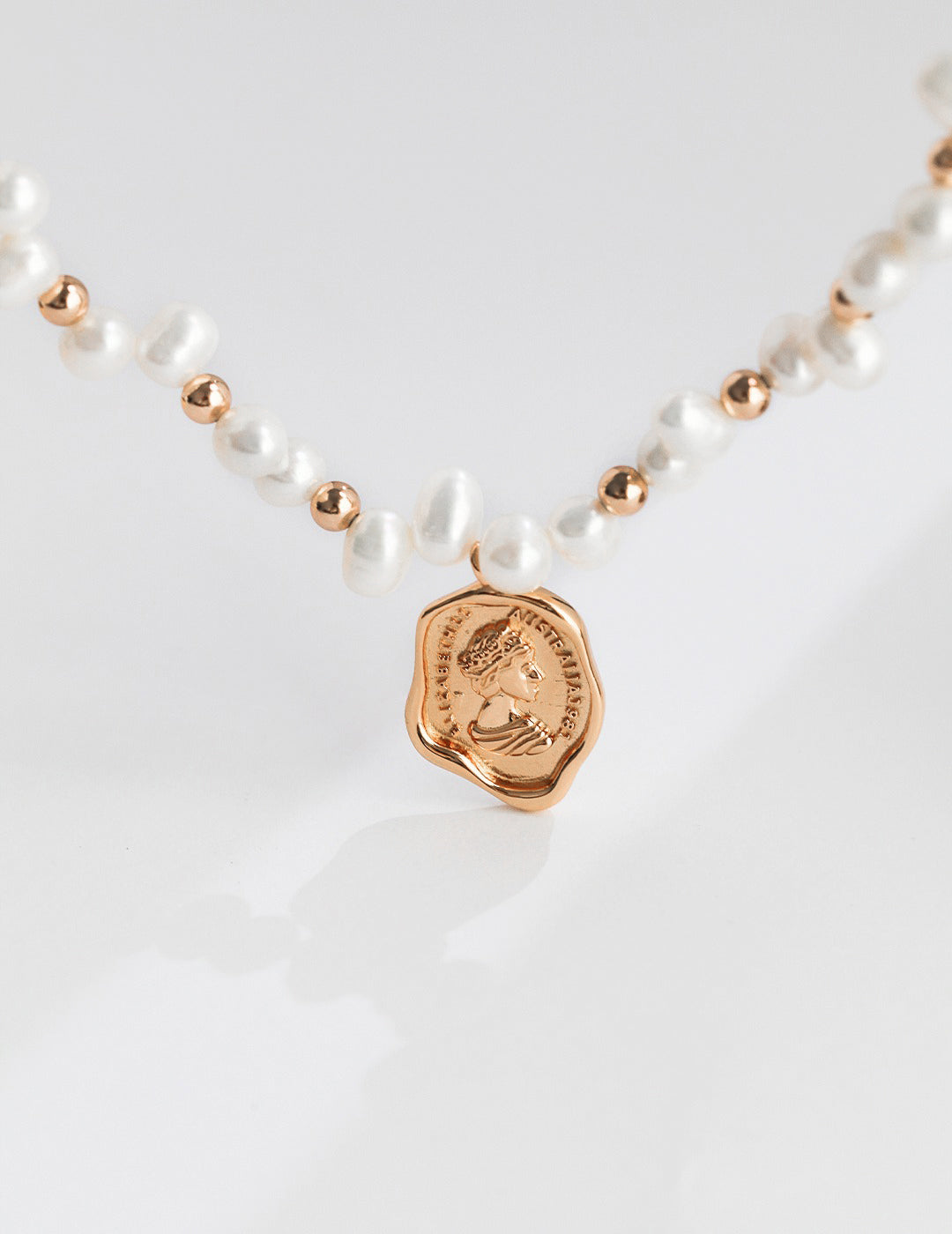 Seal Lacquer Pearl Necklace