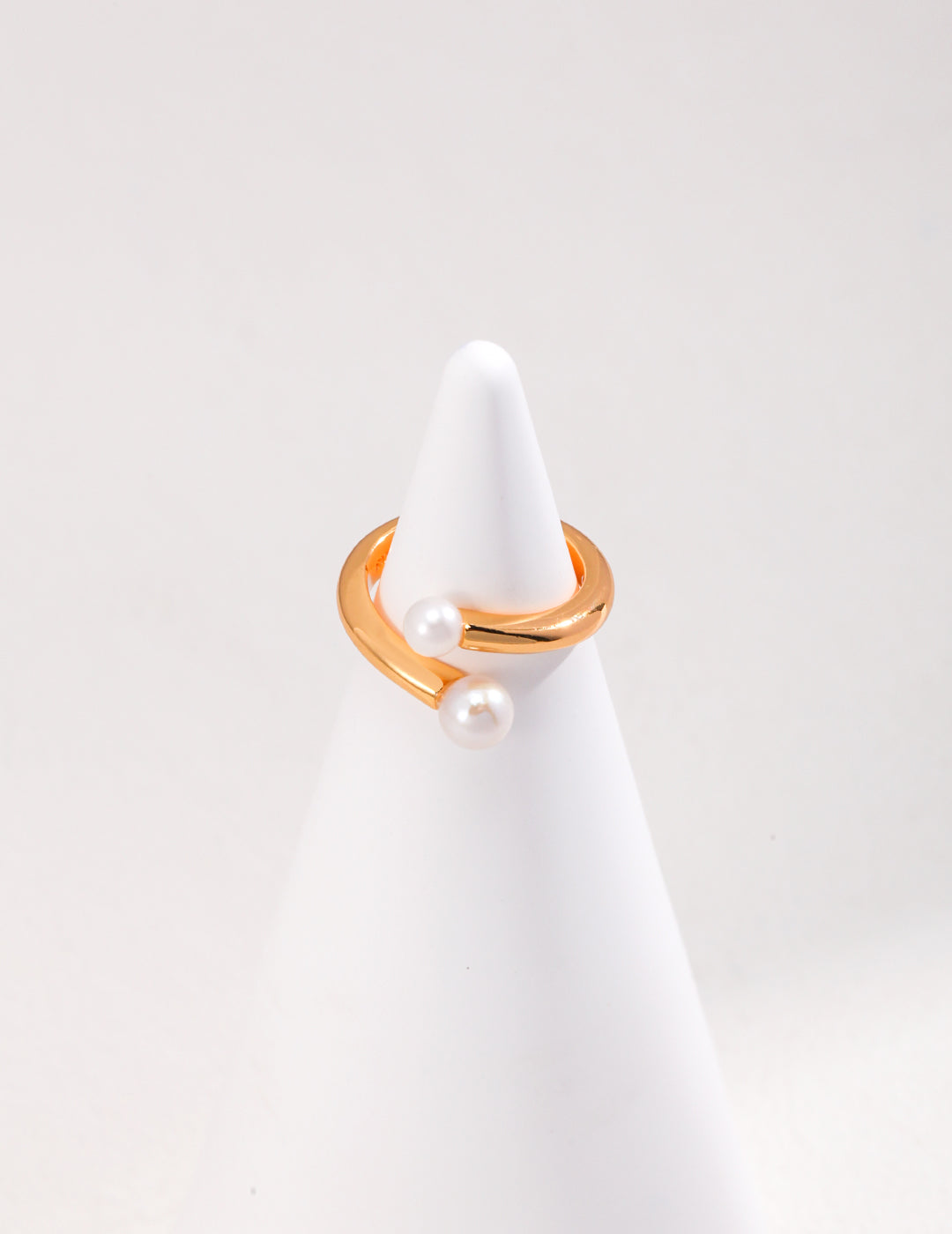 Sophisticated Pearl Ring